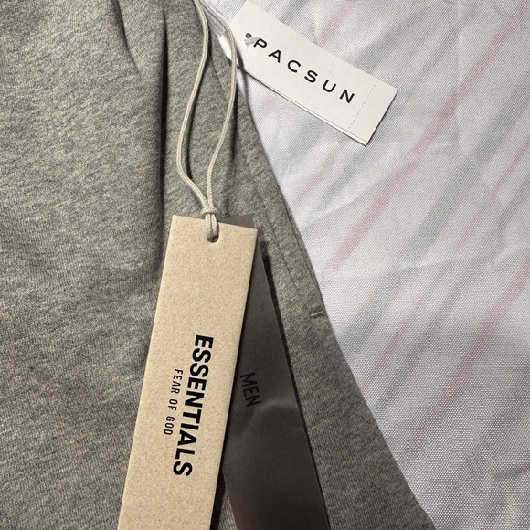 Essentials Fear of God shirts size XL color dark oatmeal NWT - Picture 5 of 7